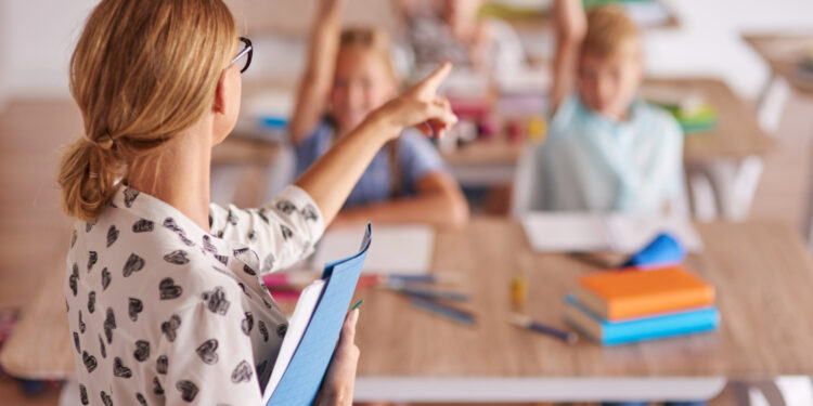 MEB, Kariyer Basamakları Tartışmalarıyla, Öğretmenlerin Huzursuz Edilmesine Yol Açmamalıdır!