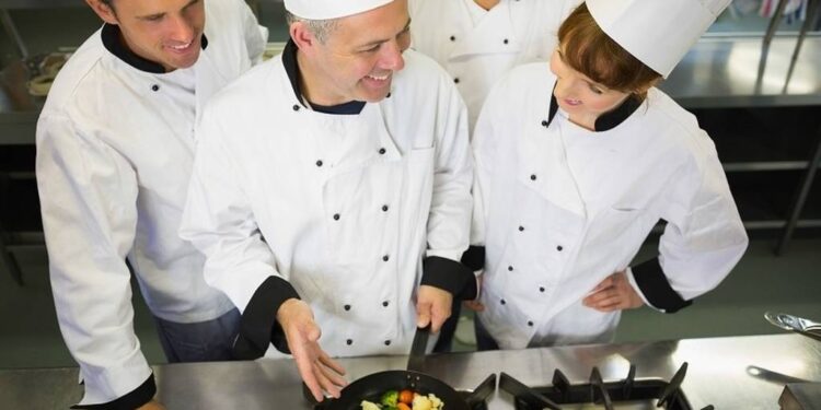 Aşçı ve Aşçı Yardımcılarının Teknik Hizmetler Sınıfında Değerlendirilmesi İçin Meb’e Başvuru Yaptık