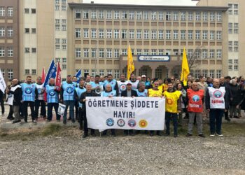 Merkez Kadın Komisyonu Genel Koordinatörümüz Serap Gül, Şiddete Uğrayan Kadın Üyemizi Ziyaret Etti.