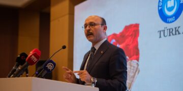 ANAYASAMIZIN İLK DÖRT MADDESİNE DOKUNDURTMAYIZ!