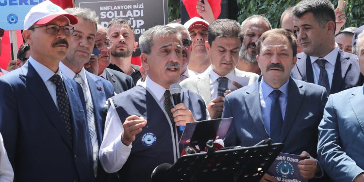 TOPLU SÖZLEŞME MASASI KISIR BİR DÖNGÜYE GİRMİŞTİR!